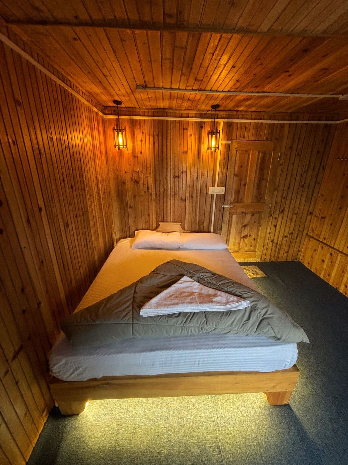 Loleygaon Hideway Farmstay - Thumbnail 3